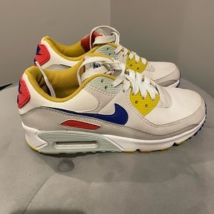 Nike Air Max 90 Women's size 6.5. Summit white/Lapis/Light Bone. Like new.
